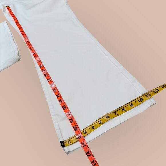 Universal Thread High Rise Flare White Denim Jeans Women Size 14 Vintage Stretch - Picture 11 of 12